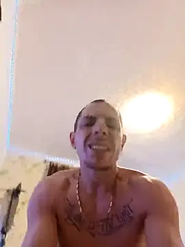 Snapshot of Hugo1993 chatting on April 12, 2026, 8:39 am Hugo1993 online show from April 12, 2026, 8:39 am