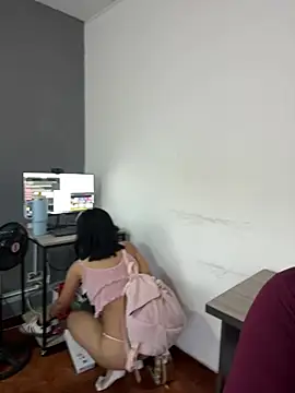 Emi rousse online show from March 17, 2026, 12:30 pm