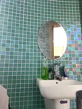 Swee-x1 online show from March 2, 2026, 6:14 am