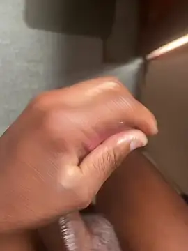 BumbleBee84 online show from April 15, 2026, 10:54 am