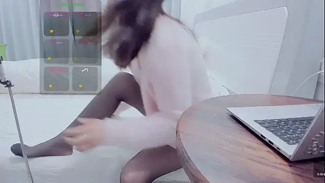 yuanlian66 online show from March 11, 2026, 12:21 pm