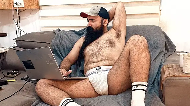 Snapshot of Barba_Negra_Fumador chatting on June 24, 2026, 3:54 pm Barba Negra Fumador online show from June 24, 2026, 3:54 pm