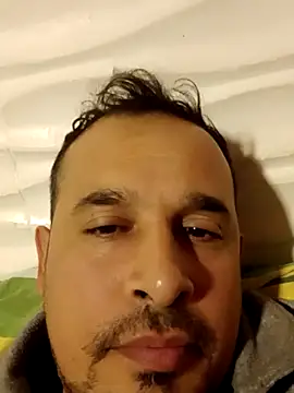 Ezehombre online show from May 4, 2026, 8:22 pm