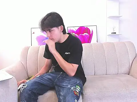 monky 0002 online show from April 4, 2026, 3:29 pm