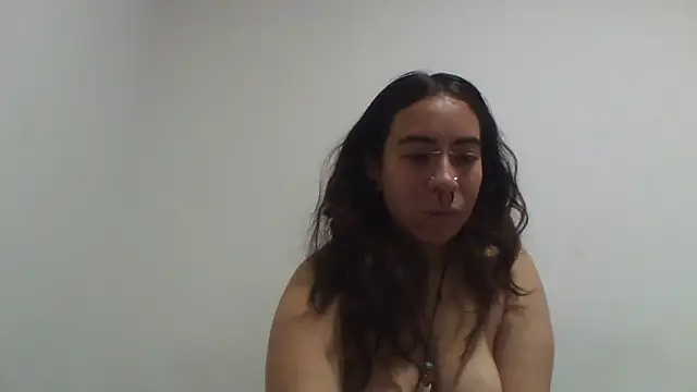 Snapshot of Moonandzukko chatting on April 15, 2026, 12:38 am Moonandzukko online show from April 15, 2026, 12:38 am