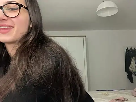 Ellamay06 online show from April 17, 2026, 7:49 pm