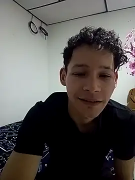 Snapshot of Goriluzdelam chatting on April 15, 2026, 4:40 am Goriluzdelam online show from April 15, 2026, 4:40 am