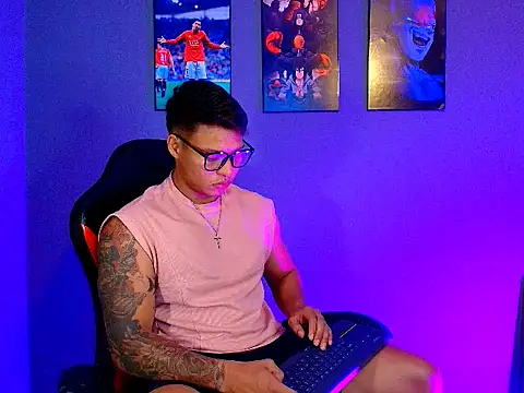 evan greey01 online show from April 17, 2026, 3:42 am