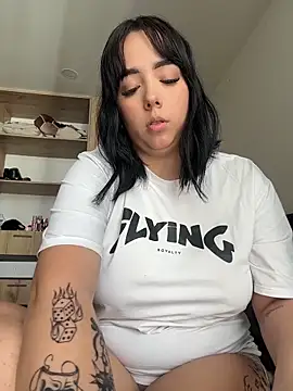 Snapshot of Encore_Angel chatting on April 12, 2026, 8:45 pm Encore Angel online show from April 12, 2026, 8:45 pm