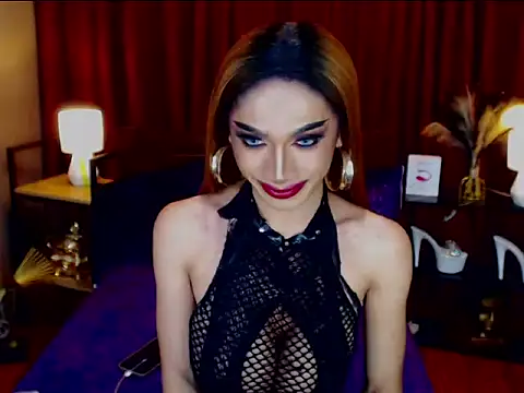 KieraLee online show from April 28, 2026, 2:27 am