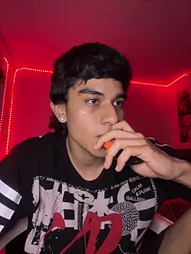 Snapshot of IronLatino chatting on March 2, 2026, 6:58 am IronLatino online show from March 2, 2026, 6:58 am