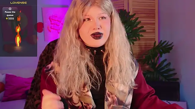 LilithNlsn online show from April 10, 2026, 12:17 am