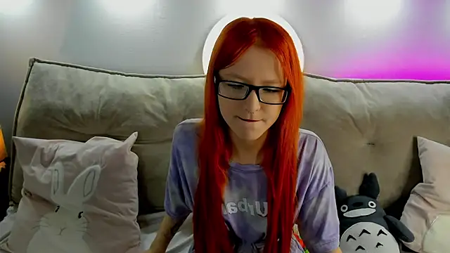 Emma Dusk online show from April 2, 2026, 1:02 am