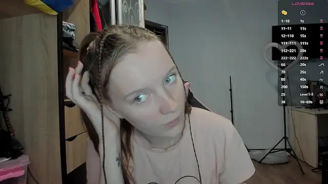 Snapshot of Mary_Blu chatting on October 12, 2025, 8:59 am Mary Blu online show from October 12, 2025, 8:59 am