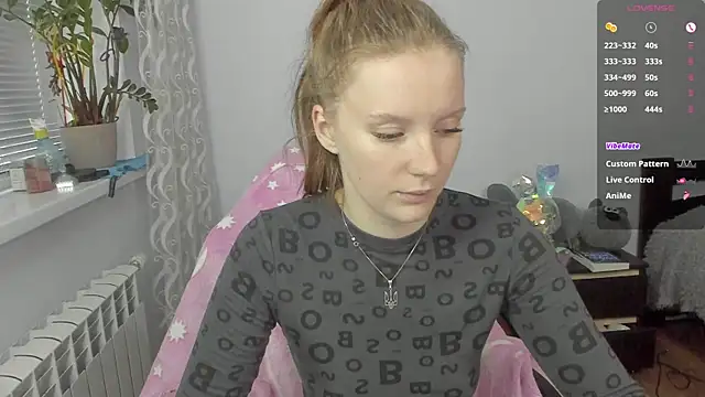 Snapshot of Mary_Blu chatting on October 27, 2025, 9:43 am Mary Blu online show from October 27, 2025, 9:43 am