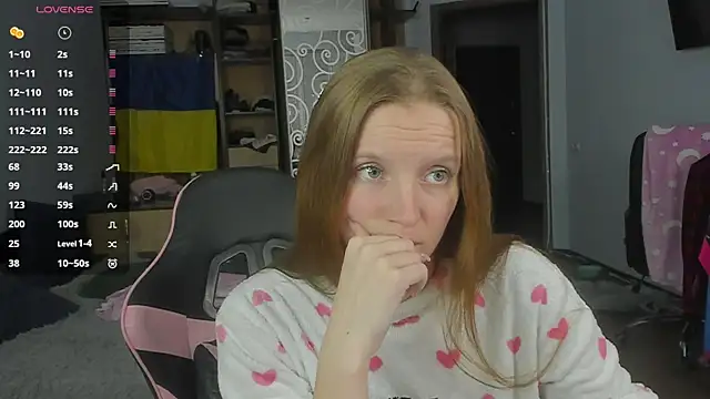 Snapshot of Mary_Blu chatting on December 5, 2025, 2:00 am Mary Blu online show from December 5, 2025, 2:00 am