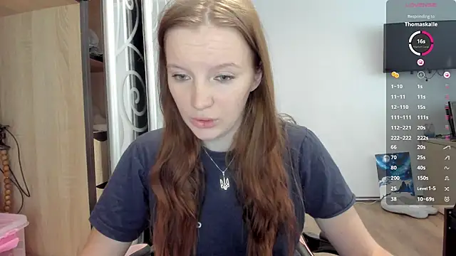 Snapshot of Mary_Blu chatting on September 19, 2025, 8:18 am Mary Blu online show from September 19, 2025, 8:18 am