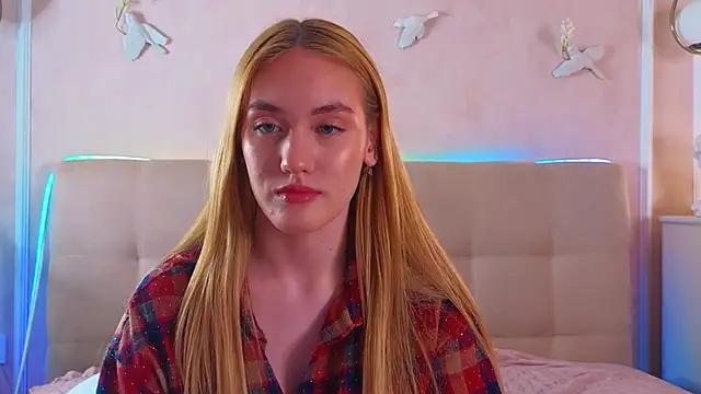 JenniferCamprell online show from April 14, 2026, 7:08 pm