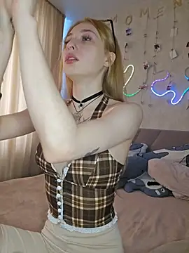 Snapshot of Emma_Willson chatting on May 23, 2026, 12:15 pm Emma Willson online show from May 23, 2026, 12:15 pm