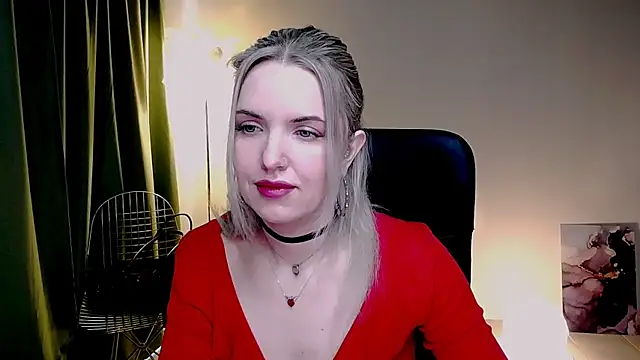 AliceSmite online show from April 7, 2026, 10:39 am