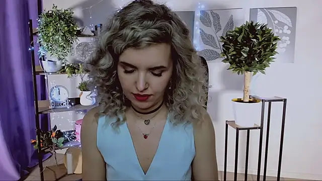 AliceSmite online show from April 10, 2026, 2:57 pm