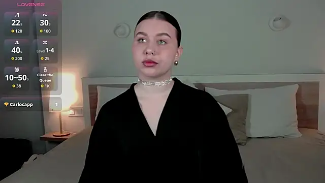 HermioneMoon online show from April 3, 2026, 3:29 pm