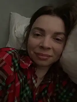 Luna2547 online show from April 4, 2026, 4:52 am