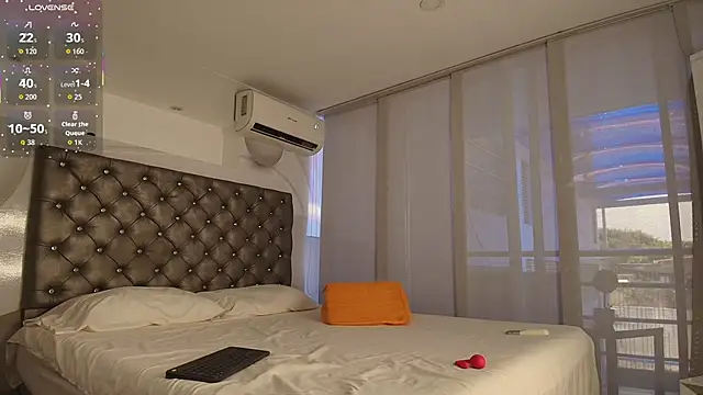 Snapshot of LauriLenix chatting on March 19, 2026, 5:35 pm LauriLenix online show from March 19, 2026, 5:35 pm