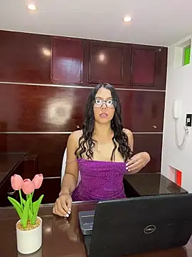 Snapshot of LauriLenix chatting on April 13, 2026, 9:08 pm LauriLenix online show from April 13, 2026, 9:08 pm