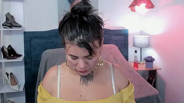 KiaraXMilf online show from March 31, 2026, 7:27 pm