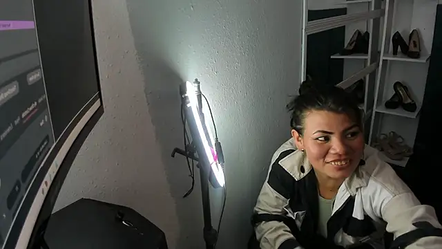 KiaraXMilf online show from March 19, 2026, 8:20 pm