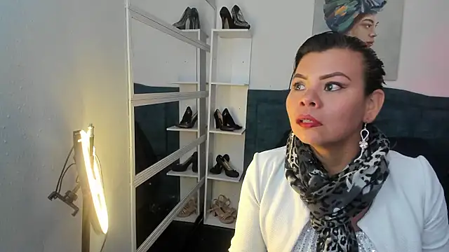 KiaraXMilf online show from March 21, 2026, 11:36 am