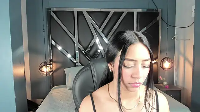 Esmeralda  18 online show from March 17, 2026, 7:28 pm