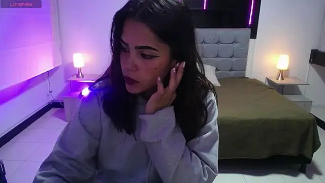  chloe 1 online show from March 5, 2026, 1:19 pm