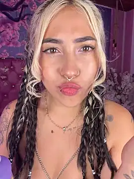 Snapshot of ManuelaVeeleez chatting on June 28, 2026, 7:36 am ManuelaVeeleez online show from June 28, 2026, 7:36 am