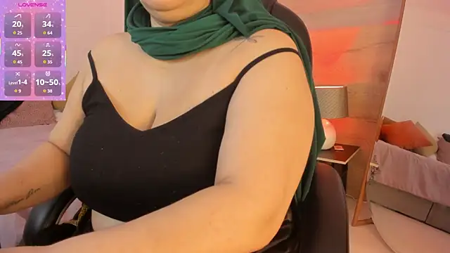 Snapshot of _Azahaaraa_ chatting on June 20, 2026, 4:06 am Azahaaraa online show from June 20, 2026, 4:06 am