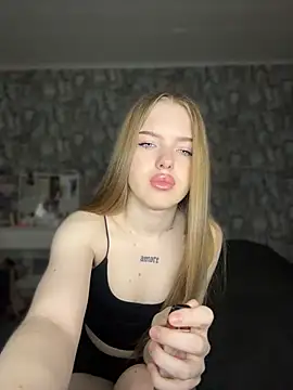 KayShaw online show from April 15, 2026, 3:34 am