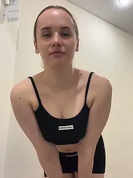 Snapshot of pinkpeachx chatting on March 4, 2026, 1:30 pm pinkpeachx online show from March 4, 2026, 1:30 pm