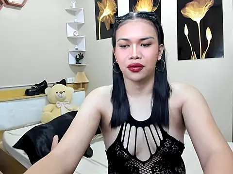 hugecelestina online show from March 25, 2026, 2:33 am