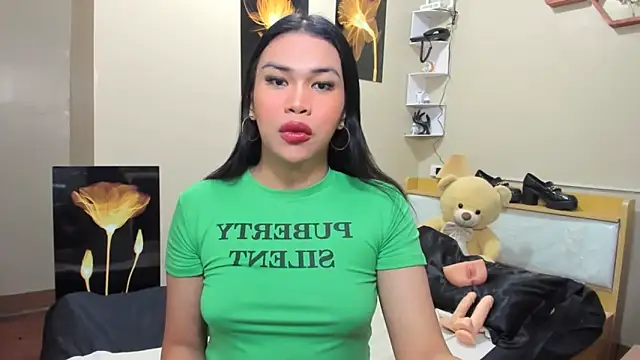 hugecelestina online show from April 7, 2026, 1:24 pm