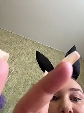 sweetie El online show from April 1, 2026, 7:53 am