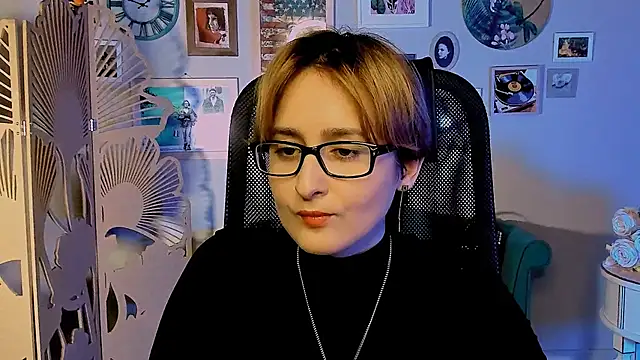 LixeLuna online show from May 8, 2026, 6:28 am