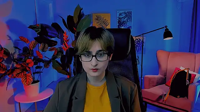 LixeLuna online show from April 16, 2026, 6:25 am