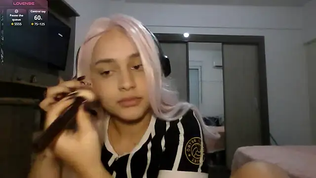 Willowlk online show from April 19, 2026, 12:11 am