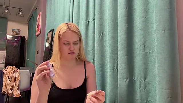 Laura Walterss online show from March 5, 2026, 3:41 pm