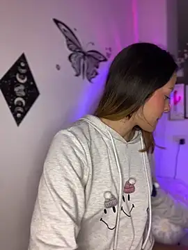 Snapshot of Ame_Desire chatting on April 11, 2026, 11:41 pm Ame Desire online show from April 11, 2026, 11:41 pm