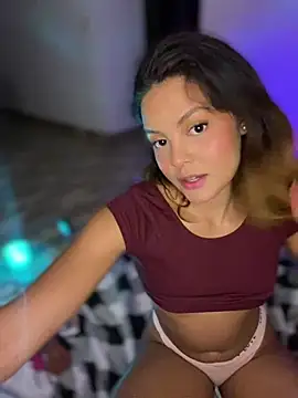 Snapshot of Ame_Desire chatting on March 20, 2026, 11:39 pm Ame Desire online show from March 20, 2026, 11:39 pm