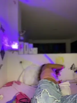 Snapshot of Ame_Desire chatting on April 9, 2026, 11:44 pm Ame Desire online show from April 9, 2026, 11:44 pm