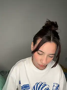 Nicole Cute04 online show from April 12, 2026, 4:27 am