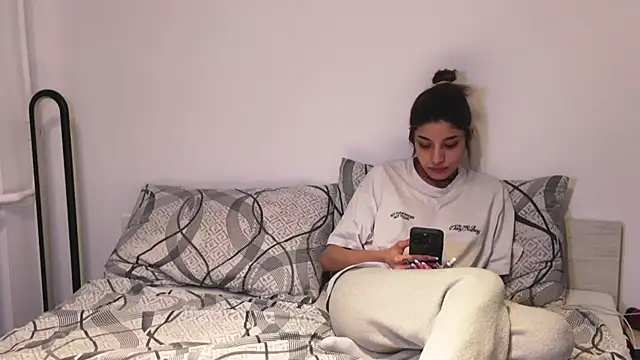 sweelexy online show from April 15, 2026, 12:38 am